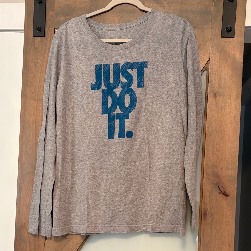 Nike Women’s Size XL Gray Long Sleeve Tee with Blue Graphic